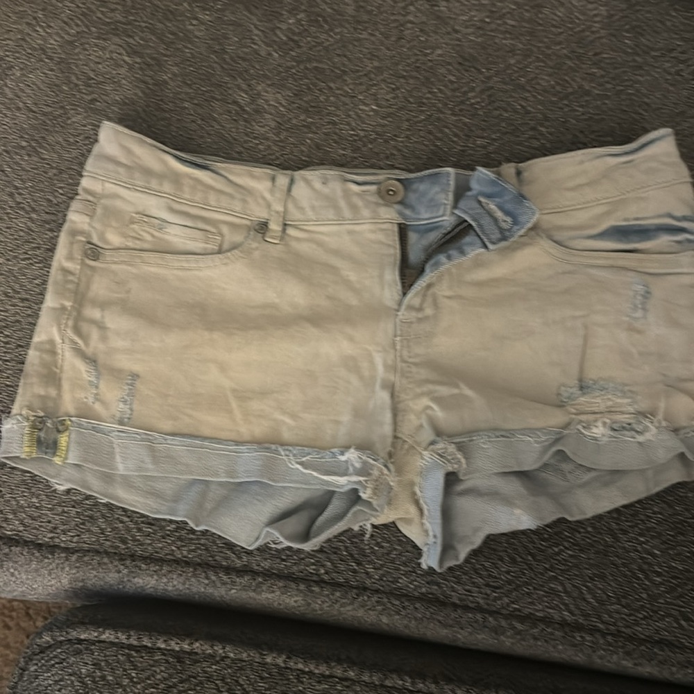 Shorts - Picture 2 of 4